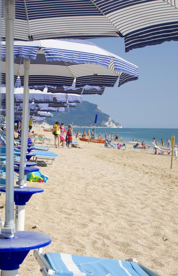 Villaggio Riva Musone Порто-Реканаті Екстер'єр фото
